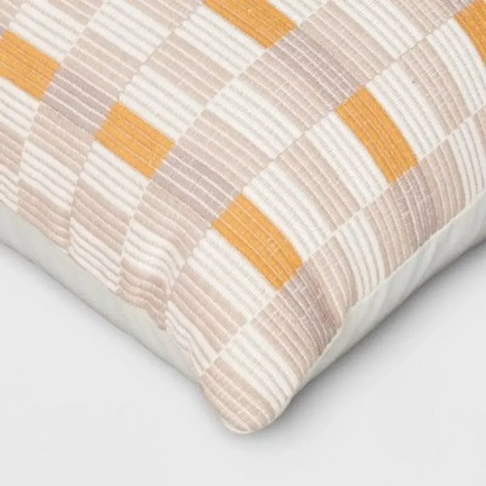 Threshold oversized textural